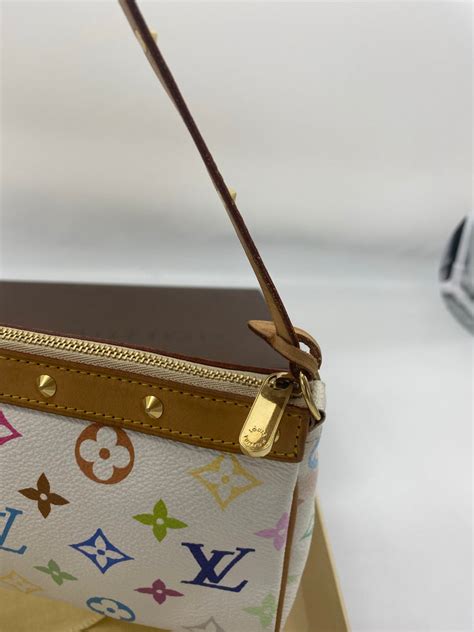 國外帶回 全新綠色 Louis Vuitton multi pochette 楊丞琳 迪麗熱巴 .